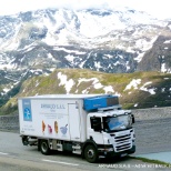 Des camions tout équipés conduits par de vrais professionnels de la route et nous livrons de partout